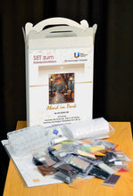 Lade das Bild in den Galerie-Viewer, Stickpackung mit Perlen "Abend im Park"