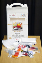 Lade das Bild in den Galerie-Viewer, Stickpackung mit Perlen "Himbeertee"