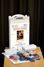 Lade das Bild in den Galerie-Viewer, Stickpackung mit Perlen "Katze im Laub"