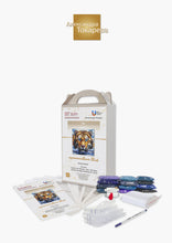 Lade das Bild in den Galerie-Viewer, Stickpackung mit Perlen "aquamarinblauer Blick"