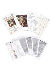 Lade das Bild in den Galerie-Viewer, Stickpackung mit Perlen "Weihnachtseule-Handwerkerin"