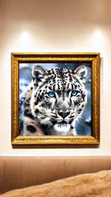 Lade das Bild in den Galerie-Viewer, Stickpackung mit Perlen "Schneeleopard"