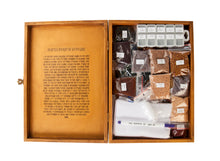 Lade das Bild in den Galerie-Viewer, Stickpackung mit Perlen "Ikone Gottesmutter"