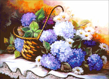 Lade das Bild in den Galerie-Viewer, Stickpackung mit Perlen "Fliederkorb"