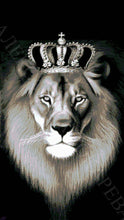 Lade das Bild in den Galerie-Viewer, Stickpackung mit Perlen "König Löwe"