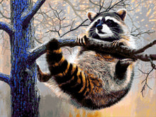 Lade das Bild in den Galerie-Viewer, Stickpackung mit Perlen "Waschbär auf dem Baum"