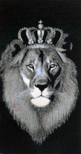 Lade das Bild in den Galerie-Viewer, Stickpackung mit Perlen "König Löwe"