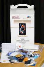 Lade das Bild in den Galerie-Viewer, Stickpackung mit Perlen "Tanz der Kois"
