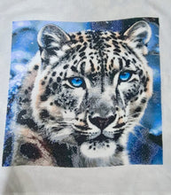 Lade das Bild in den Galerie-Viewer, Stickpackung mit Perlen "Schneeleopard"

