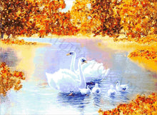 Lade das Bild in den Galerie-Viewer, Stickpackung mit Perlen &quot;Der Bernstein-Teich&quot;
