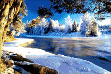 Lade das Bild in den Galerie-Viewer, Stickpackung mit Perlen &quot;Winterlandschaft&quot;
