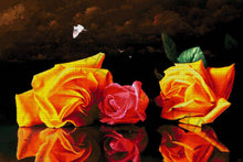 Lade das Bild in den Galerie-Viewer, Stickpackung mit Perlen &quot;Stillleben mit Rosen&quot;
