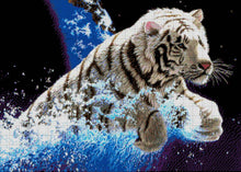 Lade das Bild in den Galerie-Viewer, Stickpackung mit Perlen &quot;Weißer Tiger&quot;
