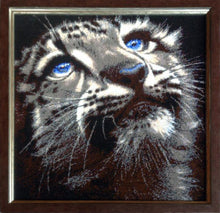 Lade das Bild in den Galerie-Viewer, Stickpackung mit Perlen &quot;Mondleopard&quot;
